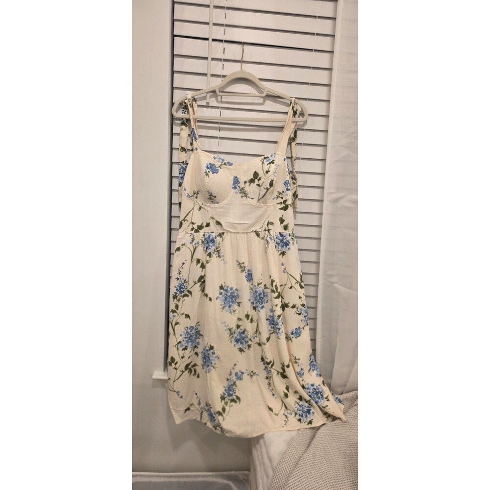 Gorgeous XL Women's floral print mini dress with blue flowers